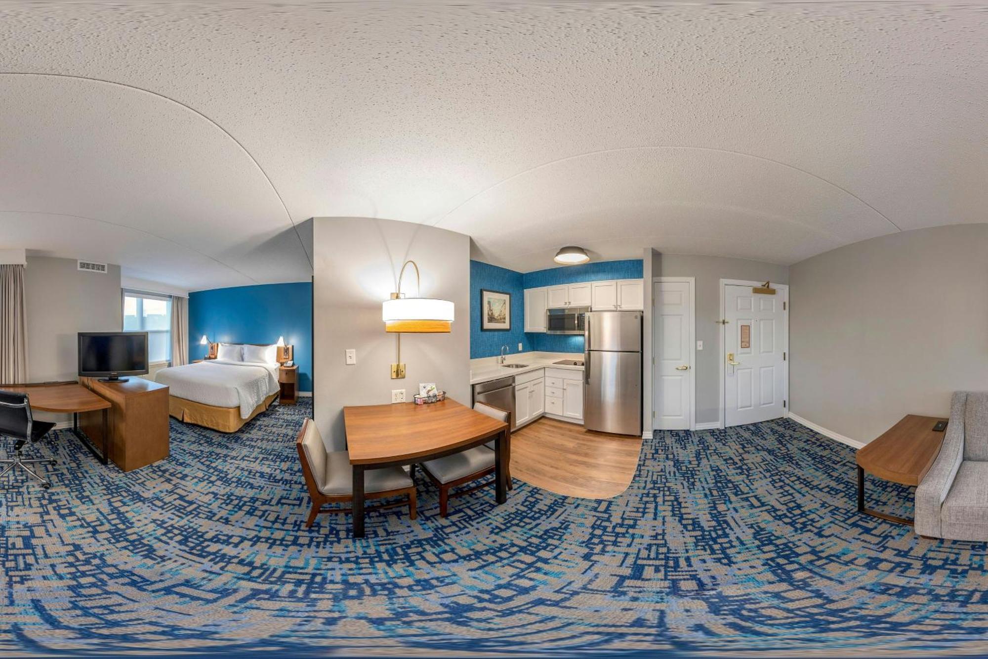 By Marriott Boston Hotel 3*